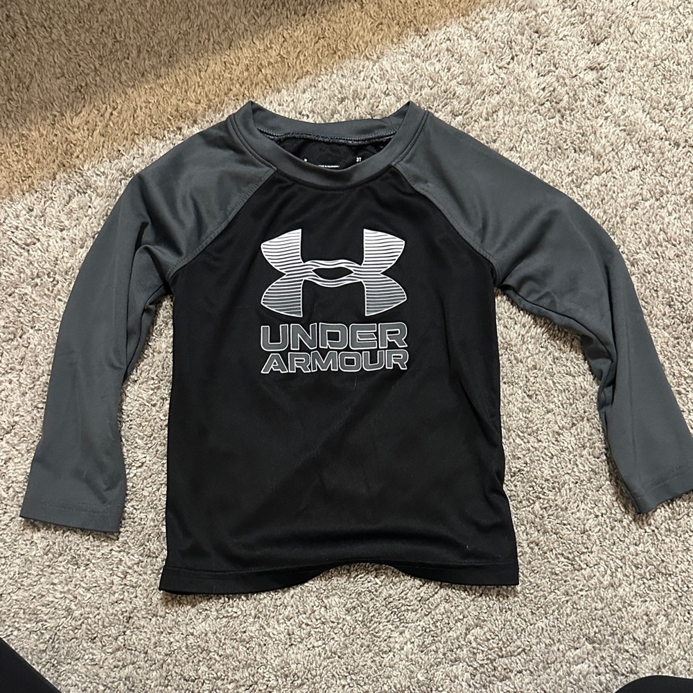 Under Armour Kids Long Sleeve Tee - Black and Gray